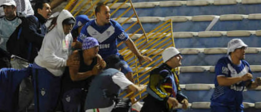 Escalofriante amenaza de barras de Vélez después de golpear a los jugadores