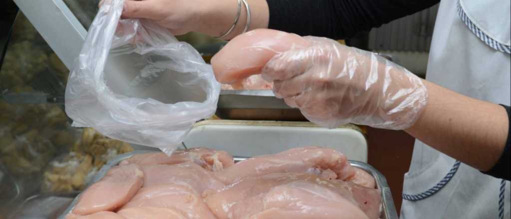 Por qué el pollo de Brasil "inunda" el mercado argentino