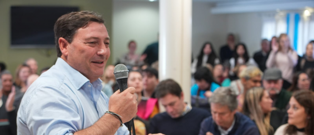 Parisi promete que con &eacute;l "se acaba la discriminaci&oacute;n al Sur"