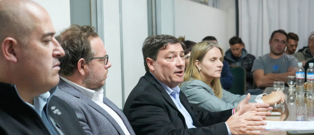 Parisi apura a Cornejo y a De Marchi para derogar ya el &Iacute;tem Aula