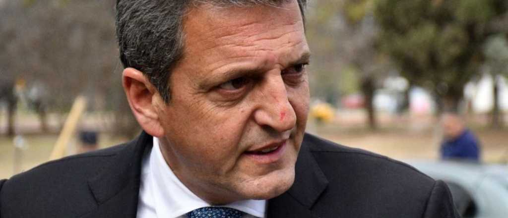 Massa se queda hasta diciembre y anunci&oacute; suma fija, bono y suba de AUH