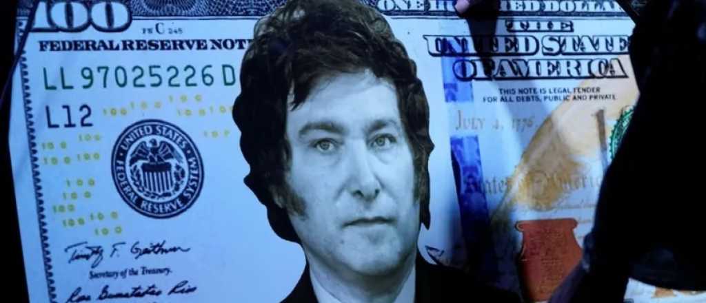 Milei dijo que el gobierno está "a muy poco de poder dolarizar"