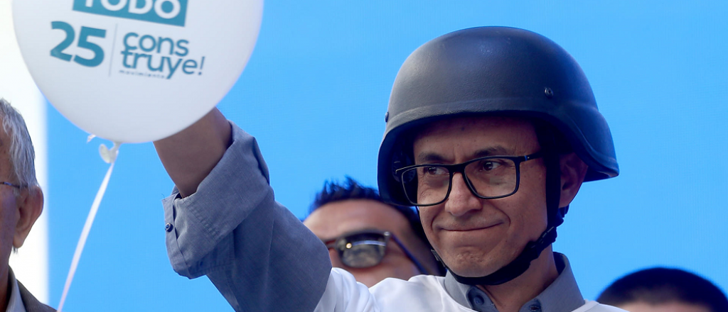 Con cascos y chalecos antibalas, cierran la campaña en Ecuador