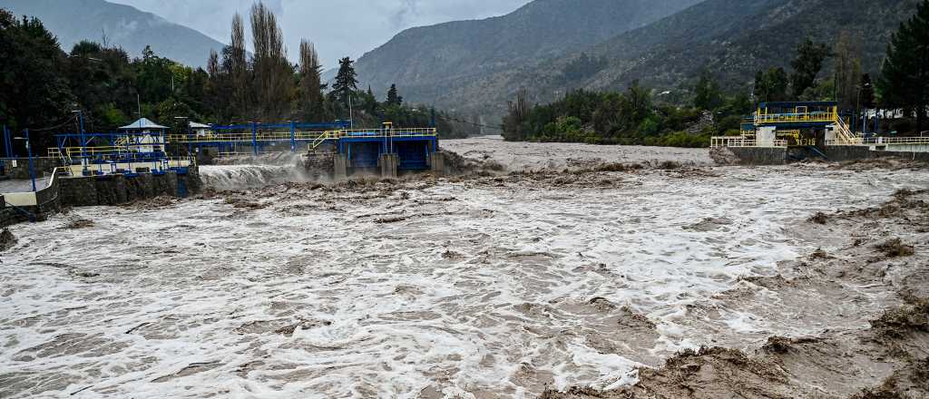 Chile en máxima alerta por fuertes lluvias durante el fin de semana