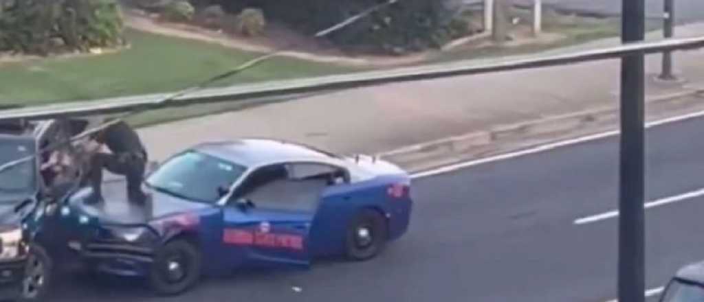 Video: un hombre atropelló a cinco personas en una avenida en Atlanta