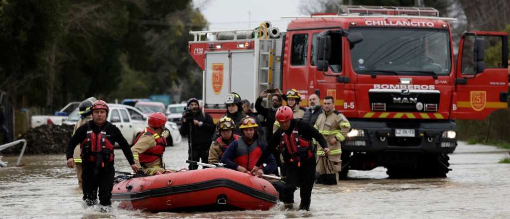 Al menos 3 muertos y 30 mil damnificados por las lluvias en Chile