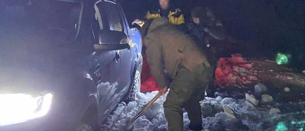 Rescate en Alta Montaña: habían salido a pasear en plena nevada