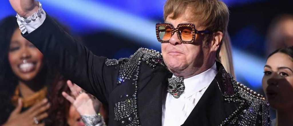 Elton John tuvo un accidente doméstico que lo llevó al hospital