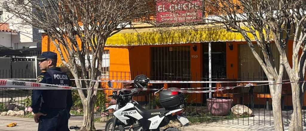 En un confuso tiroteo, un hombre murió en un hotel de Carlos Paz