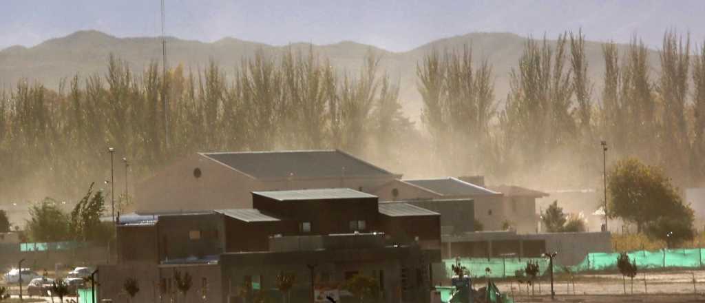 Alerta de viento Zonda en Mendoza en lo que queda del fin de semana largo