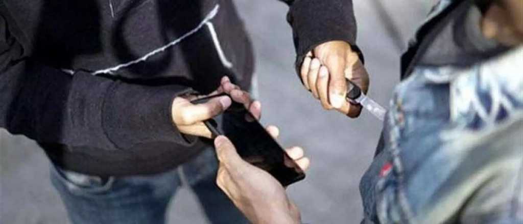 Un adolescente fue asaltado mientras iba a la escuela en San Rafael