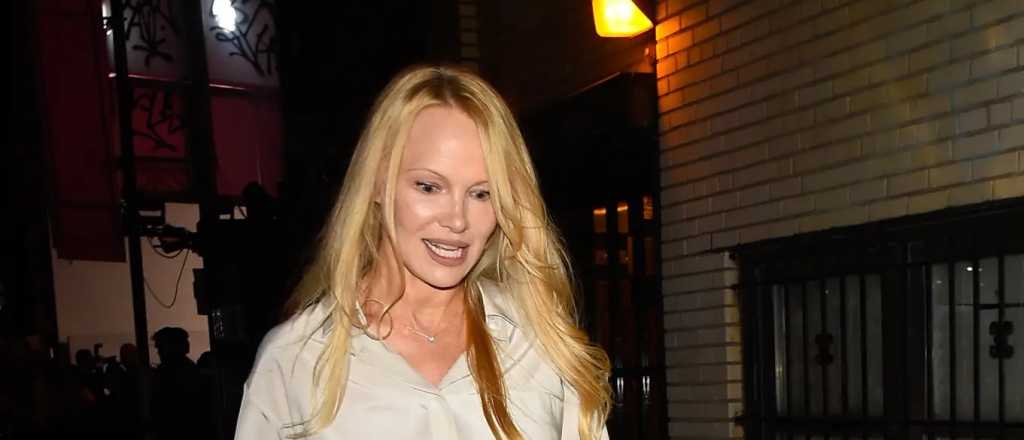 Moda circular: Pamela Anderson está decidida a vender su ropa