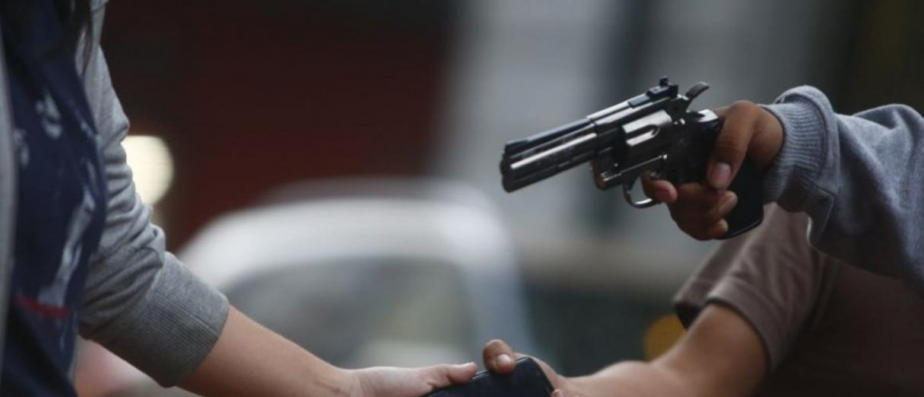 Cuatro menores asaltaron a mano armada a un hombre en San Martín