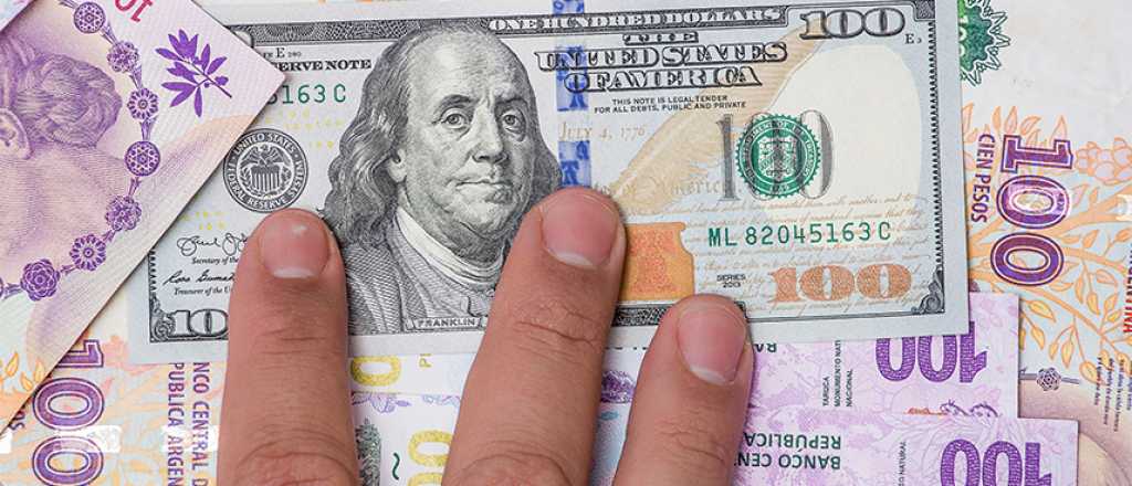 El dólar blue se vende a $730 en la primera rueda de la semana