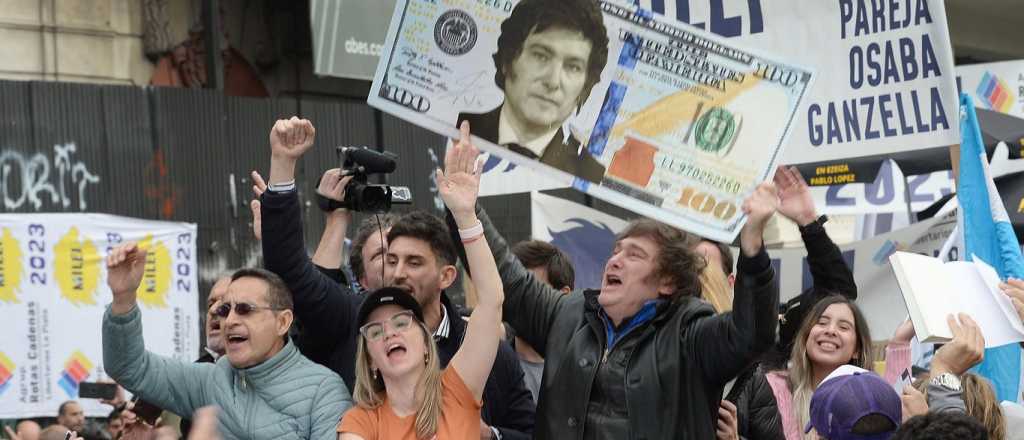 "Ah, pero Milei": ahora el Gobierno lo culpa del aumento del blue 