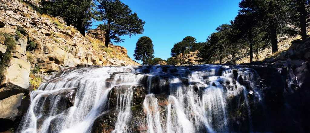 El paraje de la precordillera de los Andes que alberga una cascada oculta