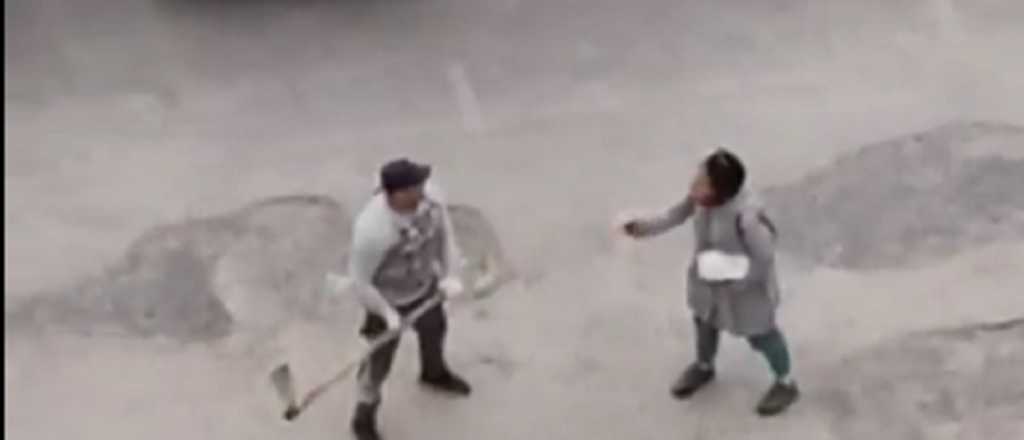 Un hombre discuti&oacute; con una mujer y le quebr&oacute; el brazo con una azada