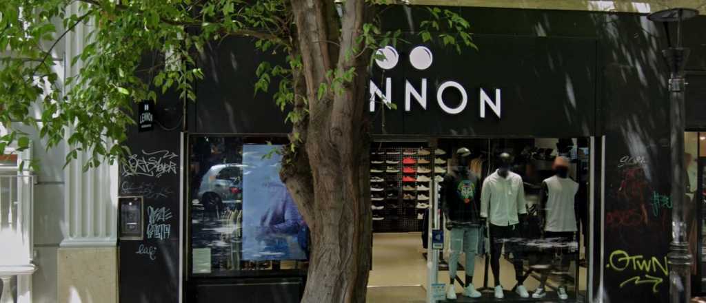 Video: as&iacute; robaron en un conocido local de ropa en el Centro