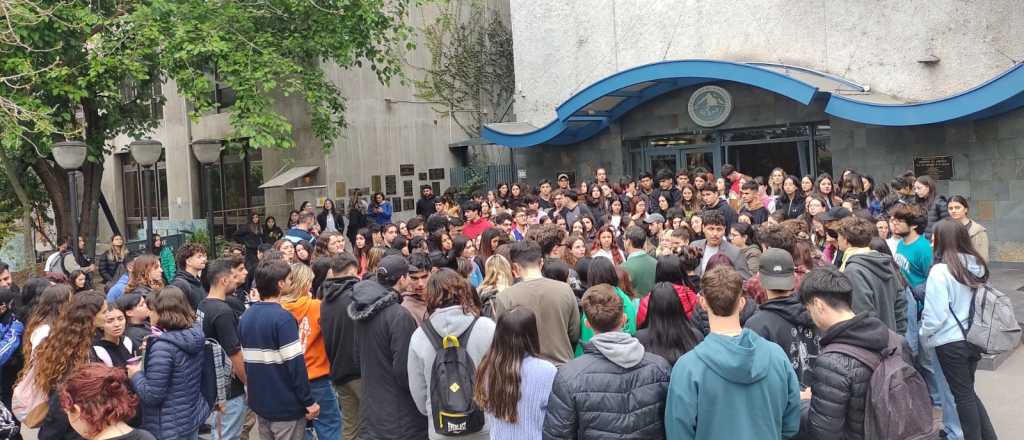 Protesta en la Universidad del Aconcagua por suba "desmedida" de cuotas