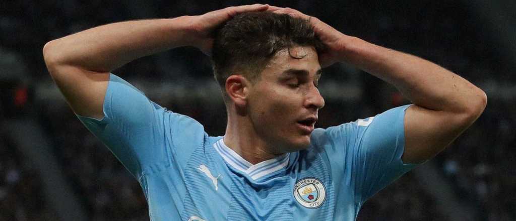 Con Juli&aacute;n &Aacute;lvarez titular, el City fue v&iacute;ctima de un batacazo ins&oacute;lito