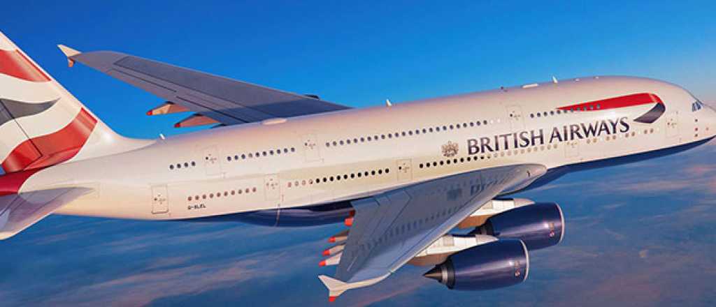 Un piloto tom&oacute; coca&iacute;na de los pechos de una mujer antes de despegar