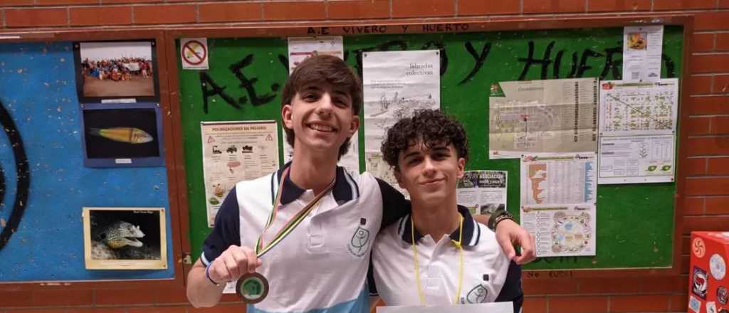 Tres alumnos mendocinos en el podio de las olimpiadas de Biología en España