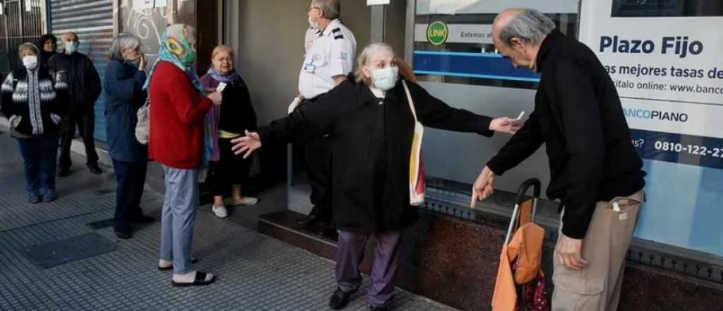 Condenaron a un empleado del Banco Nación por estafar jubilados