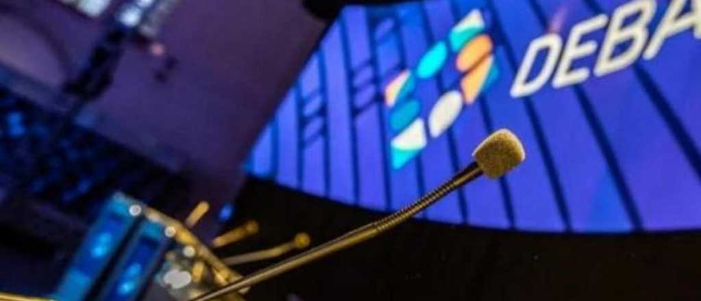 Los candidatos llegan a Santiago del Estero y se preparan para debatir