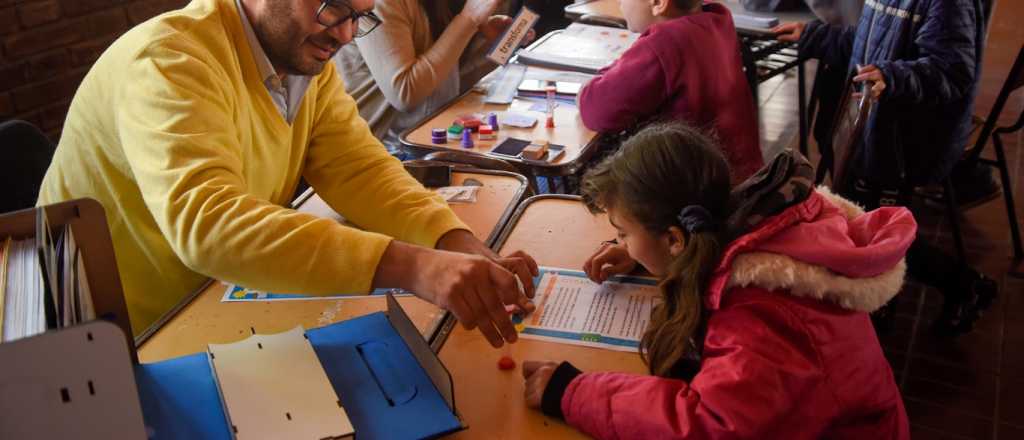 Siete datos sobre c&oacute;mo leen los chicos en Mendoza