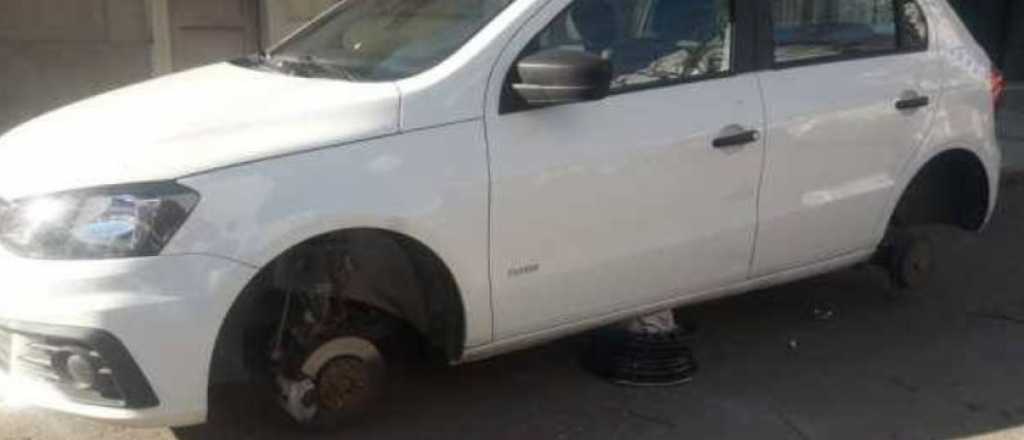 Mal aprendidos: roban ruedas de los autos de maestras que dan clases