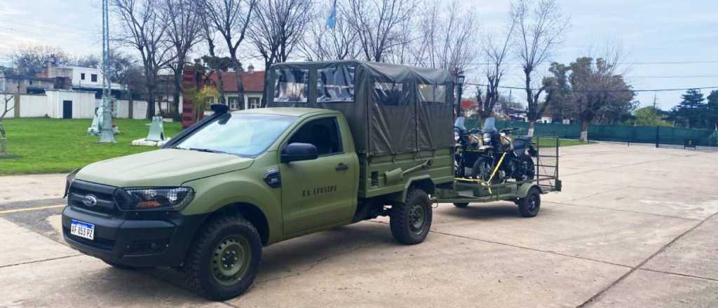 El Ejército de Campo de Los Andes recibió camionetas y motos todoterreno