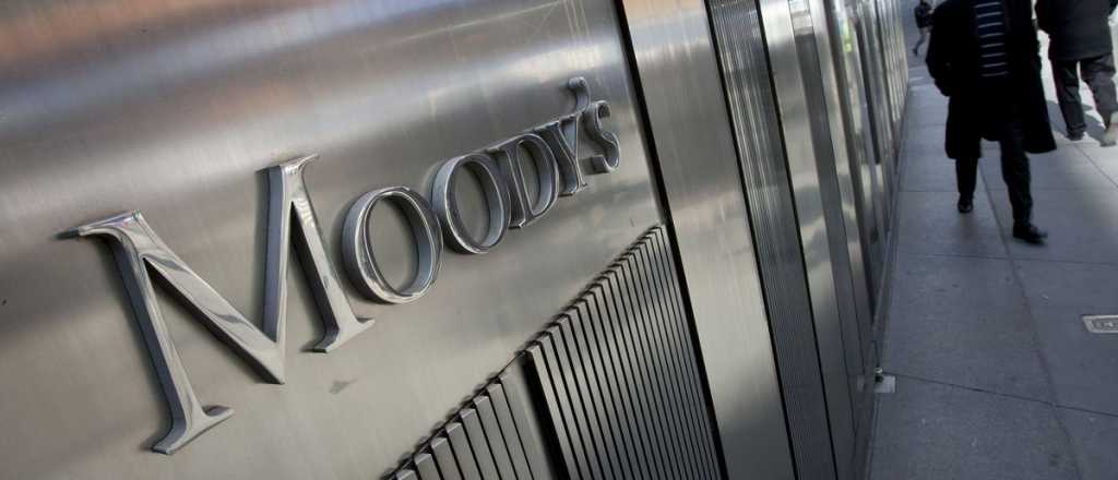 Moody's mejoró perspectiva de Argentina y afirmó su calificación de emisor
