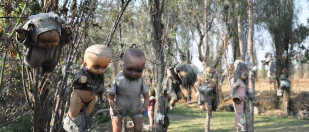  &iexcl;Escalofriante! Una mu&ntilde;eca llora sobre la tumba de una ni&ntilde;a