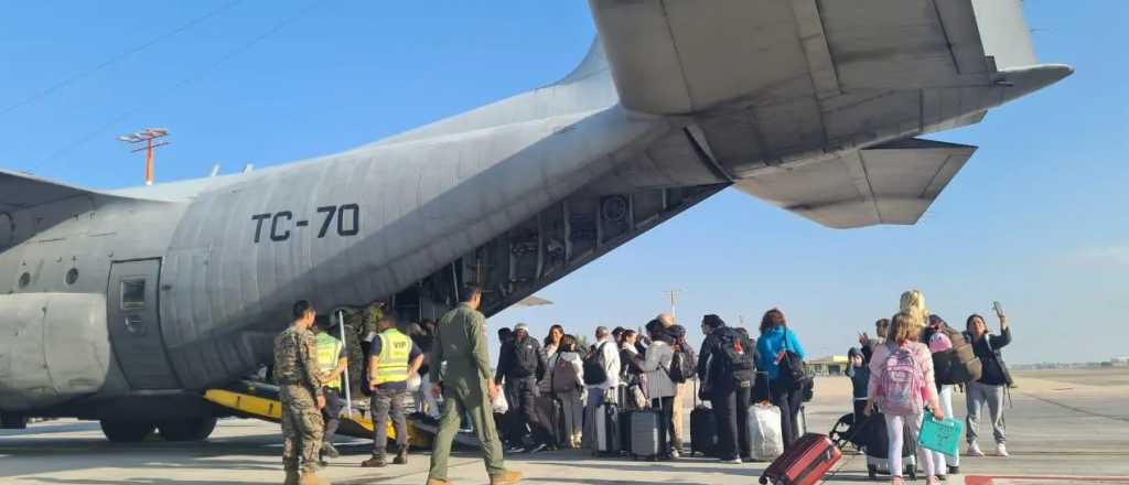 Comenzó el operativo para evacuar a más de 1400 argentinos de Israel