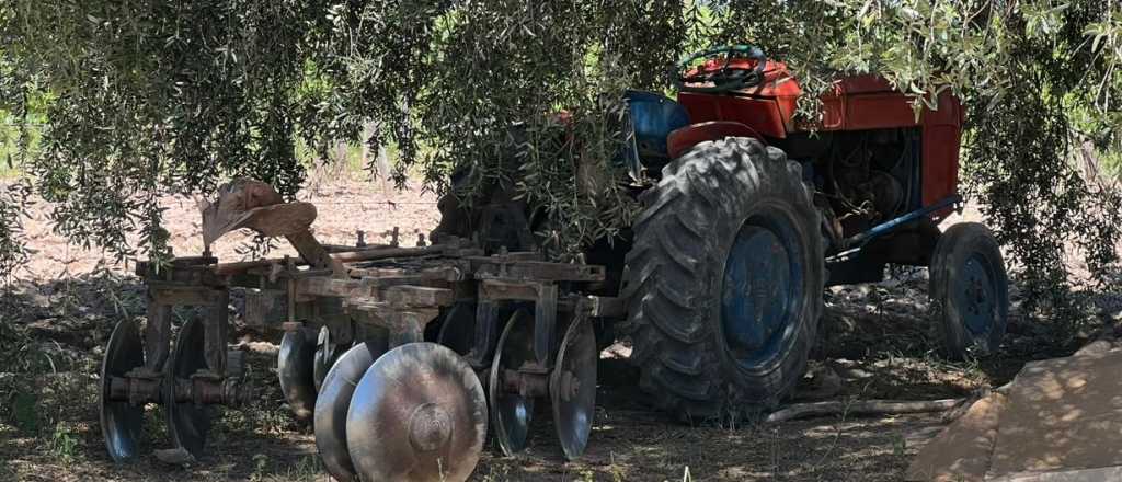 Trabajaba en una finca y lo aplast&oacute; un tractor
