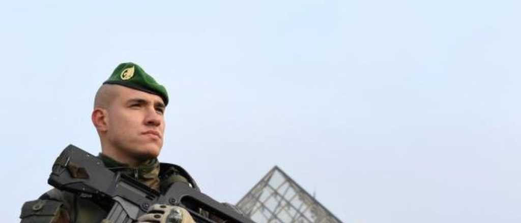 Evacuaron el museo del Louvre y Francia despliega 7.000 soldados