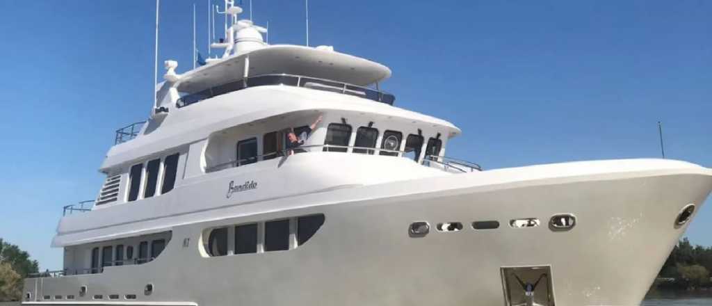 El lujoso yate de Insaurralde est&aacute; a la venta: cuesta 5 millones de d&oacute;lares