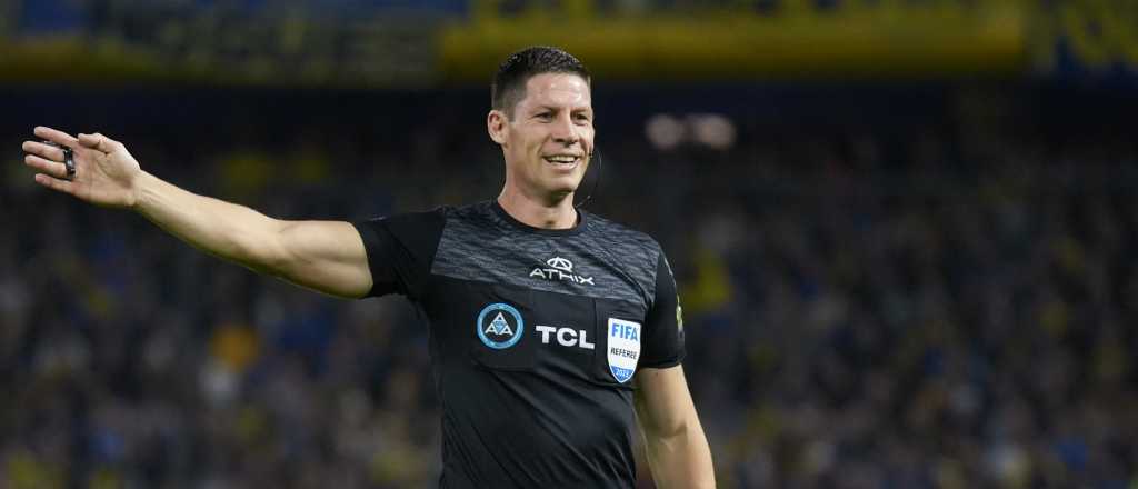 Se desgarr&oacute; el &aacute;rbitro de la final Hurac&aacute;n-Platense y debi&oacute; ser reemplazado