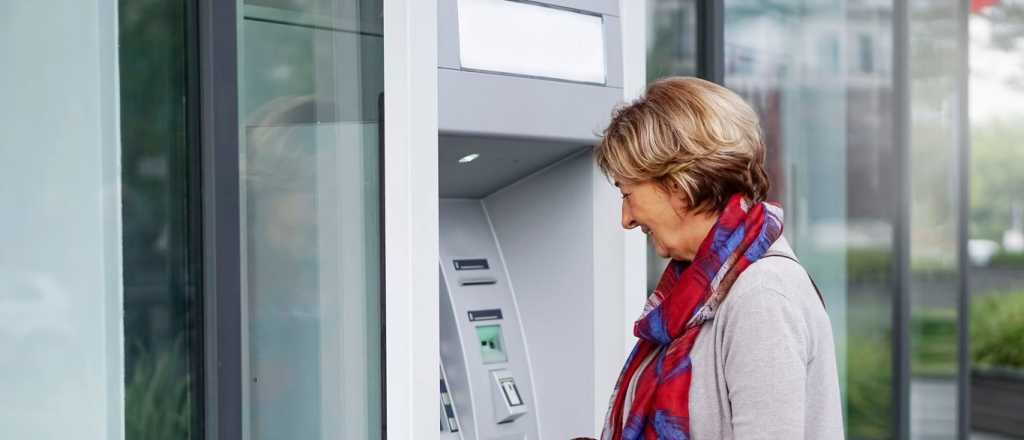 Anuncian suba, bono y aguinaldo para jubilados en diciembre: cuánto cobrarán