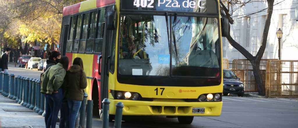 Ladrón quiso robar a una pasajera y apuñaló al colectivero en Godoy Cruz