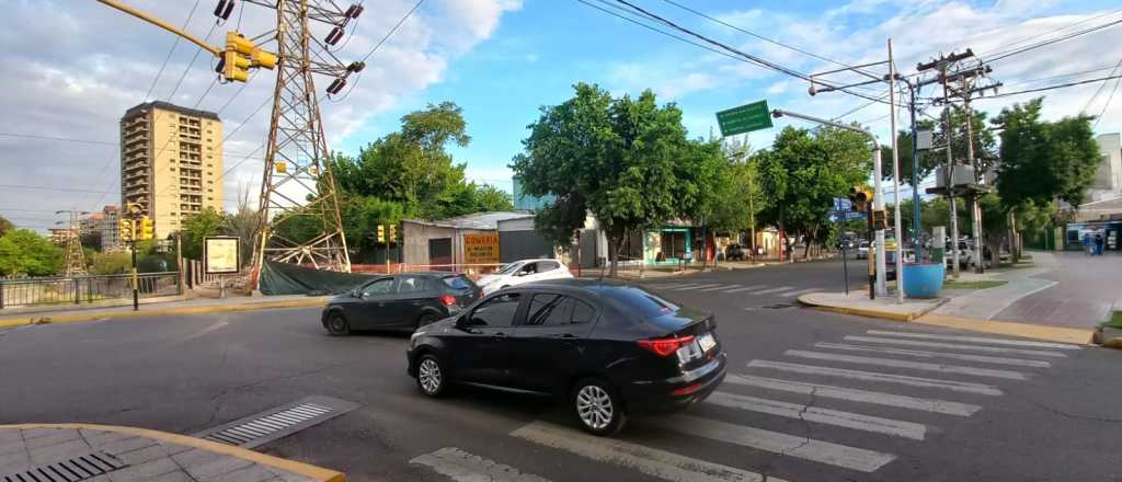 Por qué no andan los semáforos en la "frontera" de Godoy Cruz y Capital