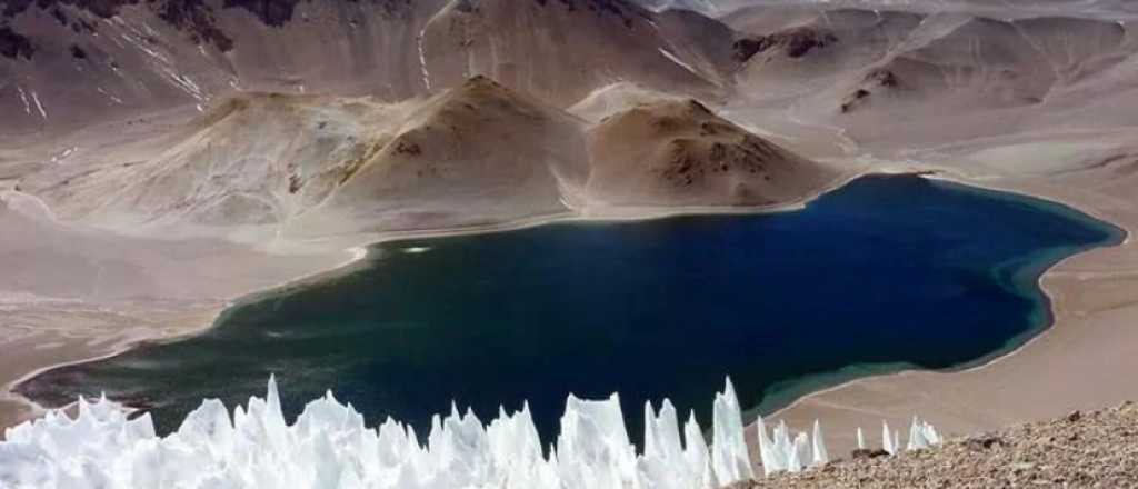 El lago navegable más alto del mundo está en la Cordillera