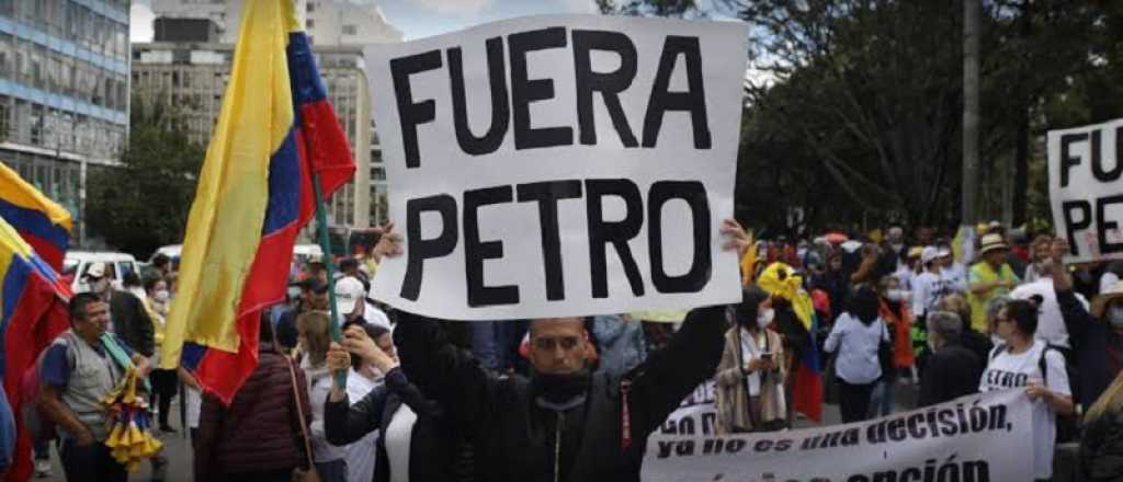 Contundente derrota de la izquierda de Gustavo Petro en Colombia