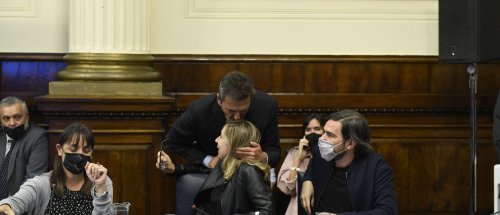 El tibio gui&ntilde;o de la Izquierda a Massa