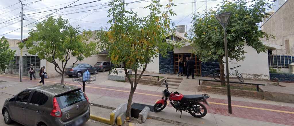 Asaltaron a una pareja en la puerta de una casa, en Maipú