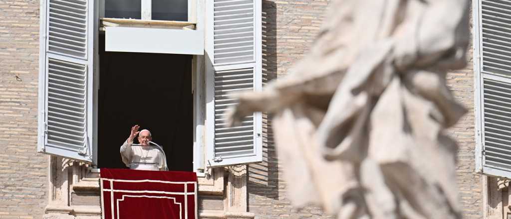 Preocupa la salud del Papa: no pudo leer un discurso en el Vaticano