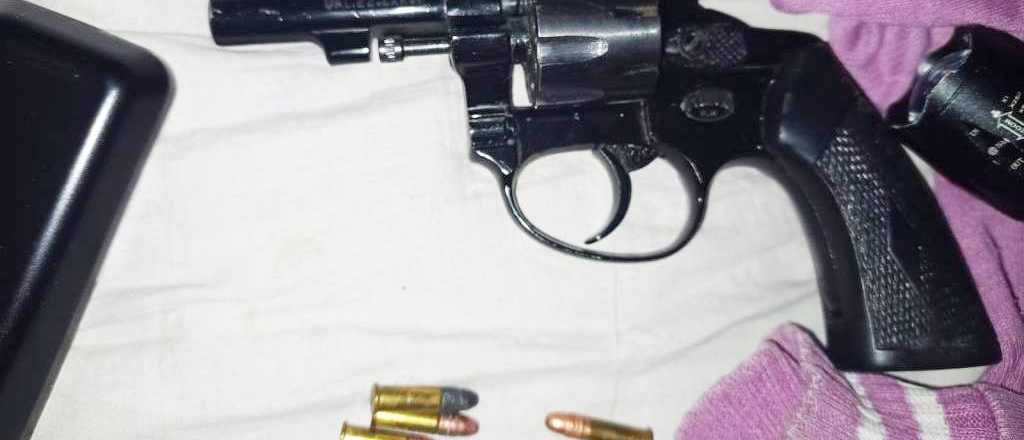 Un chico de 13 años mató a su padre de un tiro porque golpeaba a la madre