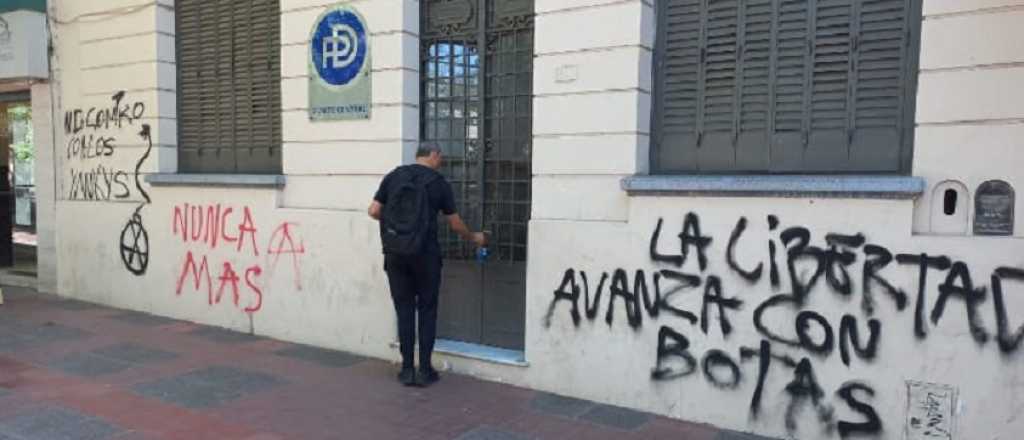 El PD acus&oacute; al massismo-kirchnerismo por las pintadas en su sede