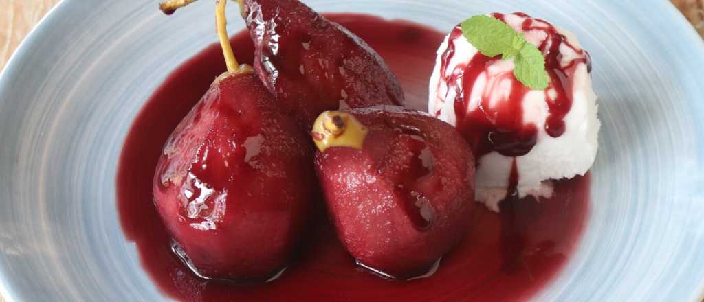 Deslumbr&aacute; con unas peras al vino, f&aacute;cil, delicioso y sin alcohol