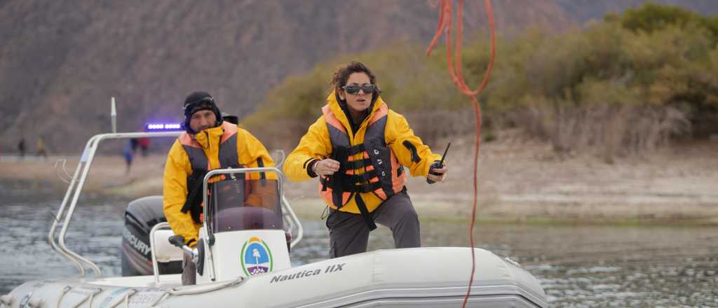 Nadaba en el dique Potrerillos, lo arrastró el Zonda y lo rescataron